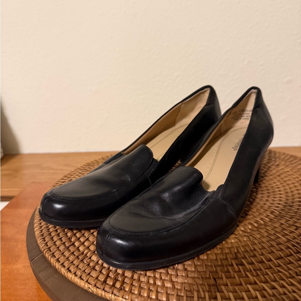 Trotters Black Leather Low Block Heel Loafers - Picture 6 of 9